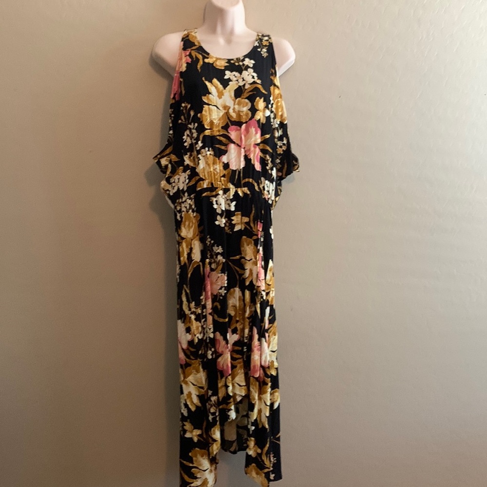 Cold shoulder floral print dress